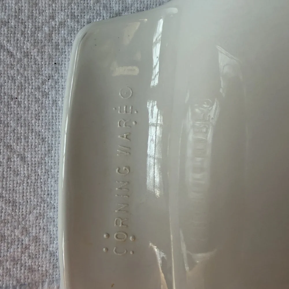 Vintage Corning Ware Shadow Iris casserole dish 1.5 L A-1 1/2 -B
